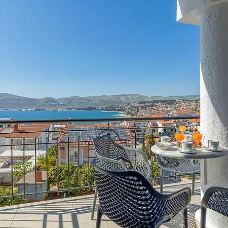Villa Mihaela Trogir Exterior photo
