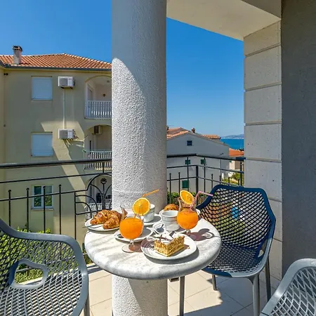 Villa Mihaela Trogir Exterior photo