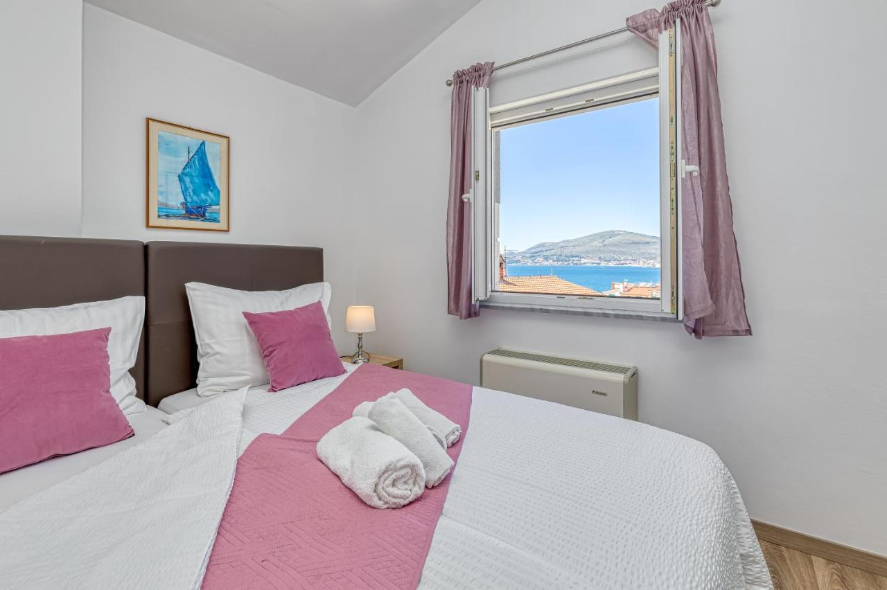 Mihaela Apartma *