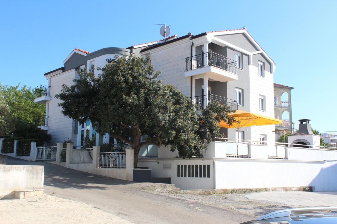 Mihaela Apartma *