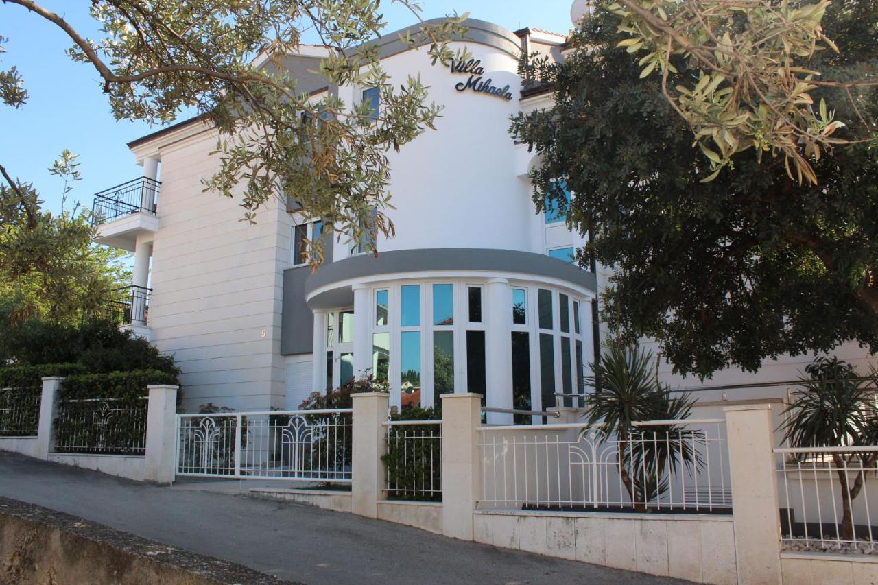 Mihaela Apartment
