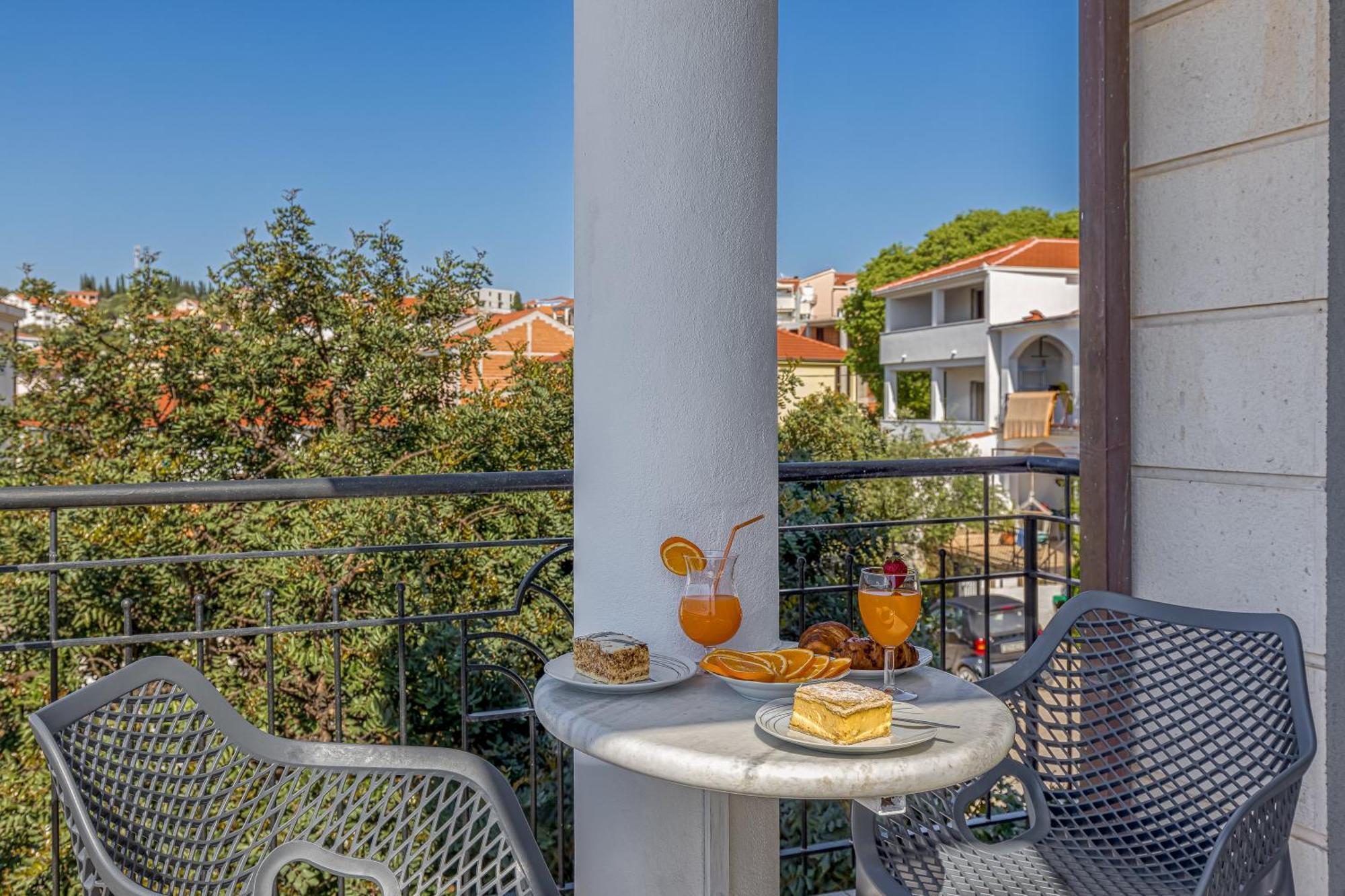 Apartment Mihaela *